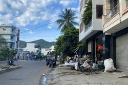 Cơ sở thu mua phế liệu ở phường Vĩnh Hòa: Cần di dời khỏi khu dân cư