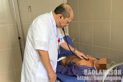 Bệnh nhân nhiễm khuẩn liên cầu lợn do ăn tiết canh