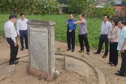 Tập trung phục dựng, bảo tồn, phát huy các di tích gốc