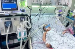 Các dấu hiệu cảnh báo bệnh tay chân miệng chuyển nặng, cha mẹ cần lưu ý