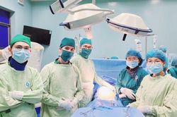 Cấp cứu thành công sản phụ mắc chứng nhau cài răng lược thể Percreta