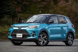 Triệu hồi thay thế hộp điều khiển túi khí xe Toyota Raize đời mới