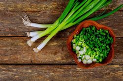 Bất ngờ loại rau gia vị trong phở Việt giúp ngừa ung thư