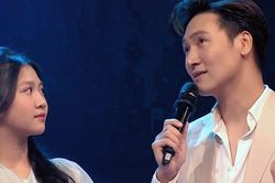 Con gái Mạnh Trường khen bố chăm em 'đỉnh' hơn mẹ
