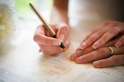 Chuẩn bị kết hôn, tôi chết lặng khi đọc dòng trạng thái của chồng sắp cưới