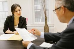 '1 quả trứng mất 4 phút nấu chín, 10 quả mất bao lâu?' - Ứng viên trả lời 40 phút bị loại