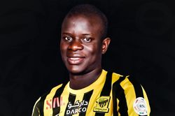 Al Ittihad tung video công bố Kante