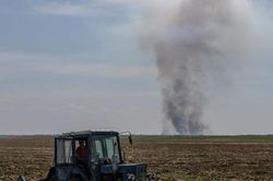 Ukraine mở rộng phản công, Nga lo Crimea bị tấn công