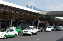 Tăng cường xử lý tình trạng xe dù, gian lận giá taxi tại sân bay Tân Sơn Nhất