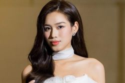 Hoa hậu Đỗ Thị Hà thanh lịch, gợi cảm trong thiết kế đầm trắng tinh khôi