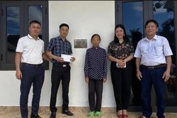 Tạp chí Đầu tư Tài Chính trao nhà tình thương cho gia đình có hoàn cảnh khó khăn