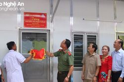 Công an tỉnh Nghệ An bàn giao nhà điều trị Trạm Y tế xã Mường Ải, huyện Kỳ Sơn