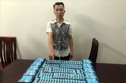 Khởi tố 2 đối tượng mua bán thuốc lá điện tử có chứa chất ma túy