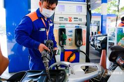 Giá xăng tiếp tục giữ nguyên, dầu tăng nhẹ
