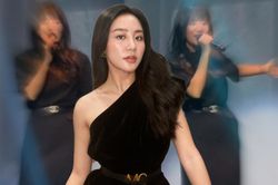Văn Mai Hương bỗng 'kín bưng' chạy show ca hát: Dân mạng khen ngợi hết lời!