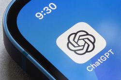 Sự xuất hiện của ChatGPT trên iPhone làm dấy lên những lo ngại về quyền riêng tư
