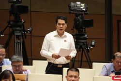 Đại biểu Quốc hội tỉnh Sơn La thảo luận tại hội trường về Luật Tài nguyên nước (sửa đổi)