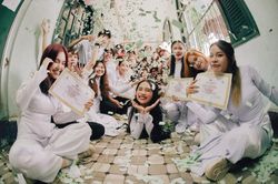 Phương Mỹ Chi thể hiện vũ đạo cực chất trong MV 'Đẩy xe bò'