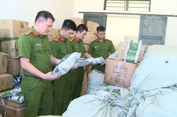 Từ việc kiểm tra một cơ sở pha chế, Công an phát hiện ra đường dây sản xuất trà sữa giả quy mô 'khủng'