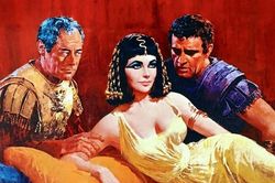 Cleopatra được gì khi biến Caesar thành người tình
