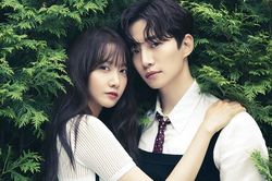Cặp đôi 'King The Land' YoonA và Lee Junho xuất hiện siêu 'keo' trên bìa tạp chí