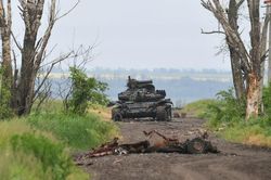 Giao tranh ác liệt ở Donetsk, một loạt khí tài bị phá hủy