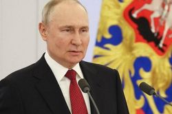 Ông Putin nói Ukraine không có cơ hội chiến thắng, ông Zelenskyy thừa nhận khó khăn