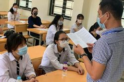 Khi làm thủ tục dự thi thí sinh cần mang theo những giấy tờ nào?