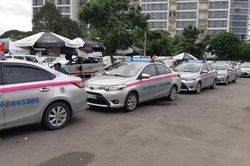 Hãng taxi liên quan đến vụ gian lận giá cước tại sân bay Tân Sơn Nhất vừa bị khởi kiện