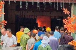 Người đàn ông mua 40 lít xăng về tự thiêu vì mâu thuẫn với vợ