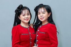 Cặp chị em song ca có vóc dáng nhỏ nhất Việt Nam: U50, U40 vẫn 'trẻ mãi không già'