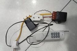 Hy hữu: Hàng loạt ô tô, xe máy không mở được khóa thông minh tại khu vực Phố Vọng