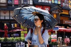 Bắc Kinh khuyến cáo cư dân ở trong nhà