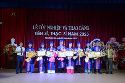 Trường ĐH Sư phạm, ĐH Huế trao bằng cho hơn 600 tiến sĩ, thạc sĩ