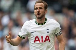 Man United chào bán Van de Beek, gửi tối hậu thư cho Harry Kane