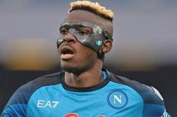 Napoli 'hét giá' Victor Osimhen