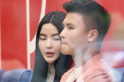 HOT: Quang Hải công khai bạn gái trong ngày đặc biệt