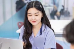 Con gái Quyền Linh gây thương nhớ trong trang phục giản dị, được mệnh danh 'nữ thần đồng phục'