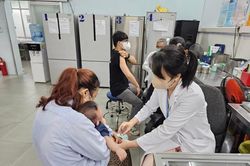 Chuyển tuyến phù hợp để tránh chuyển nặng, tử vong do bệnh sốt xuất huyết, tay chân miệng