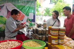 Đưa trái cây, nông sản an toàn các tỉnh, thành đến người dân Thủ đô