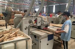 Áp dụng công nghệ để nâng cao năng lực cạnh tranh ngành chế biến gỗ