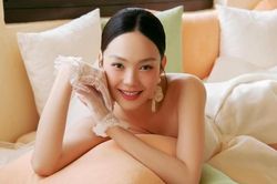 Vừa gây chú ý với ảnh cưới chưa từng công khai, Minh Hằng lại 'gây sốt' khi hé lộ loạt ảnh gợi cảm