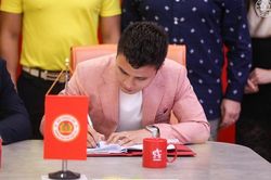 Người đại diện: 'Quang Hải từ chối đề nghị từ châu Âu vì muốn giúp CAHN vô địch'