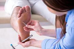 Biến chứng thần kinh ở bệnh nhân đái tháo đường có nguy hiểm không?