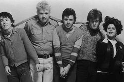 Ca khúc 'Oh Bondage! Up Yours!' của X-Ray Spex: Phụ nữ phá xiềng xích