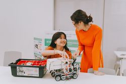 Áp lực bủa vây nhà giáo