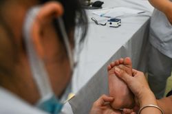 Nhiều trẻ đã tử vong, 6 điều cần nhớ để tránh mắc tay chân miệng