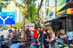 Nhộn nhịp thị trường xe máy điện trước 'mùa' nhập học
