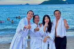 Khoe ảnh đi biển với gia đình, Quốc Trường bị netizen 'nhắc khéo' thiếu một thành viên
