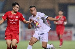 CAHN áp sát chức vô địch lượt đi V-League 2023